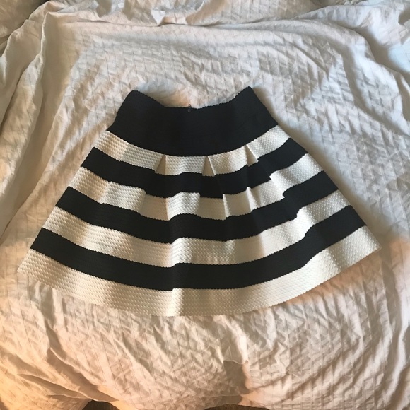 Aqua skirt - Picture 3 of 4